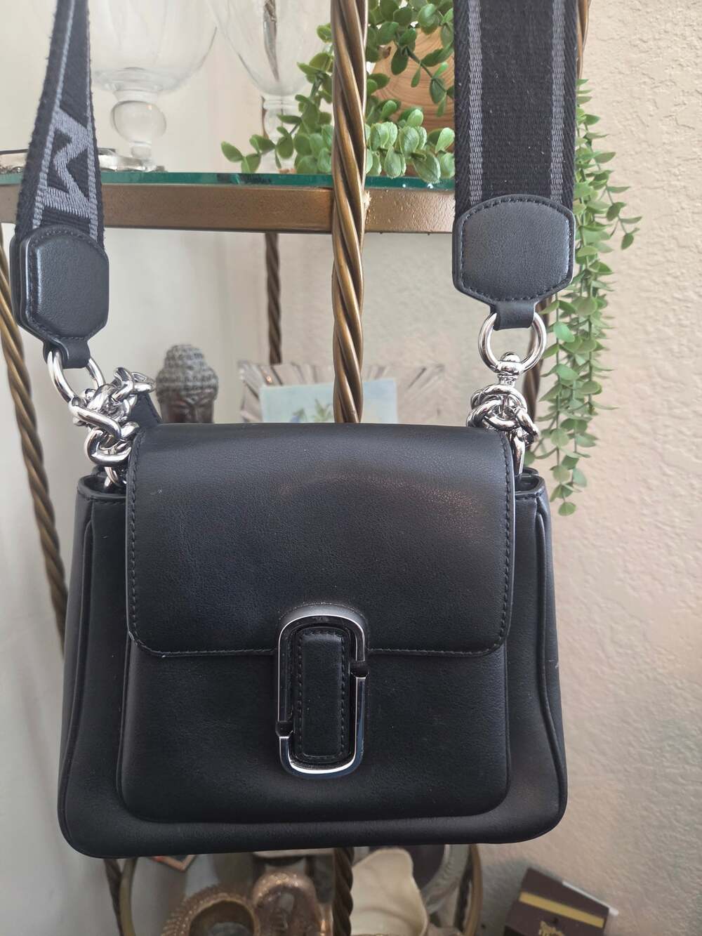 Marc Jacobs Pushlock Black leather crossbody bag